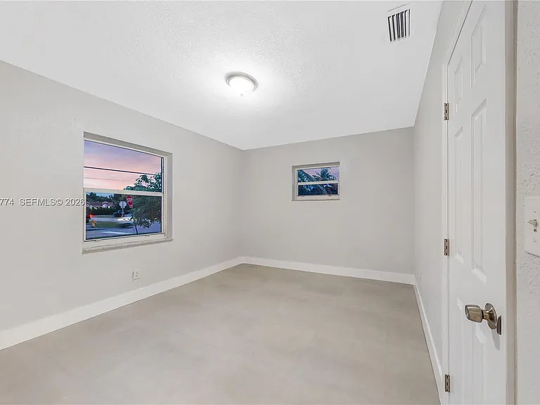 11702 NW 1st Ave #11702 — Photo 17