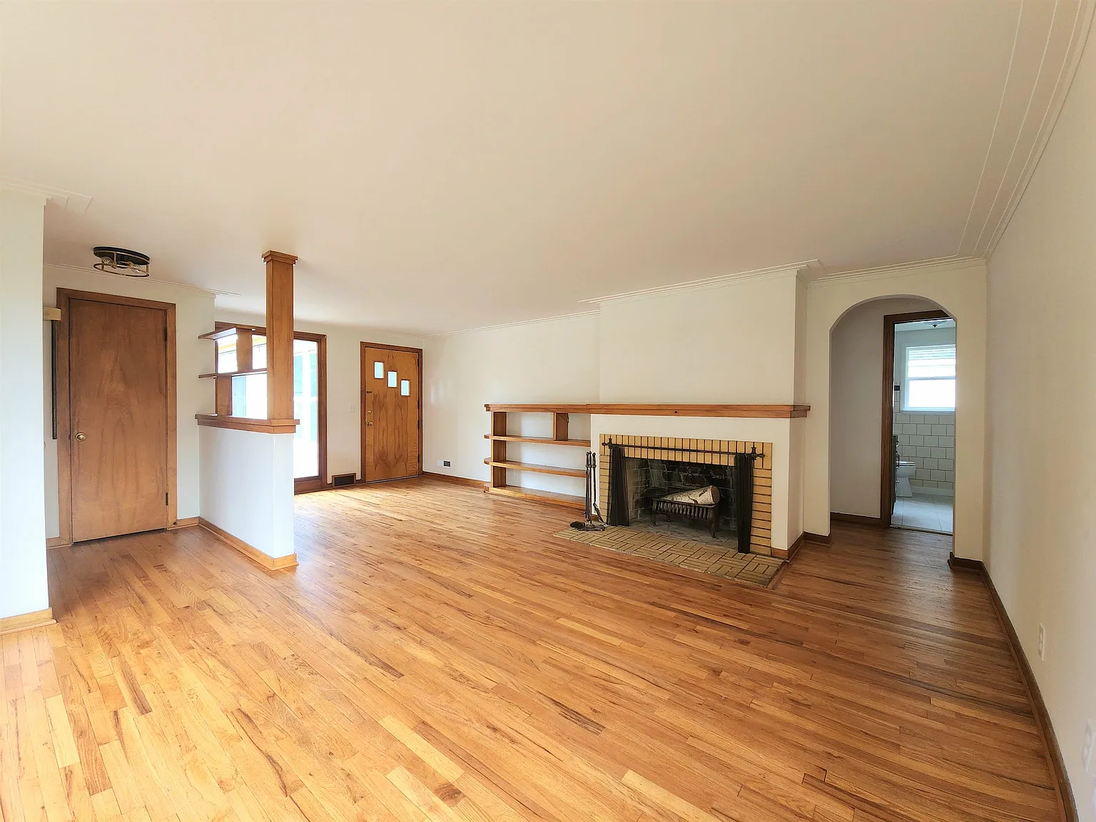 2 bed, 1.0 bath, 1023 sqft, $1,800 — Photo 3