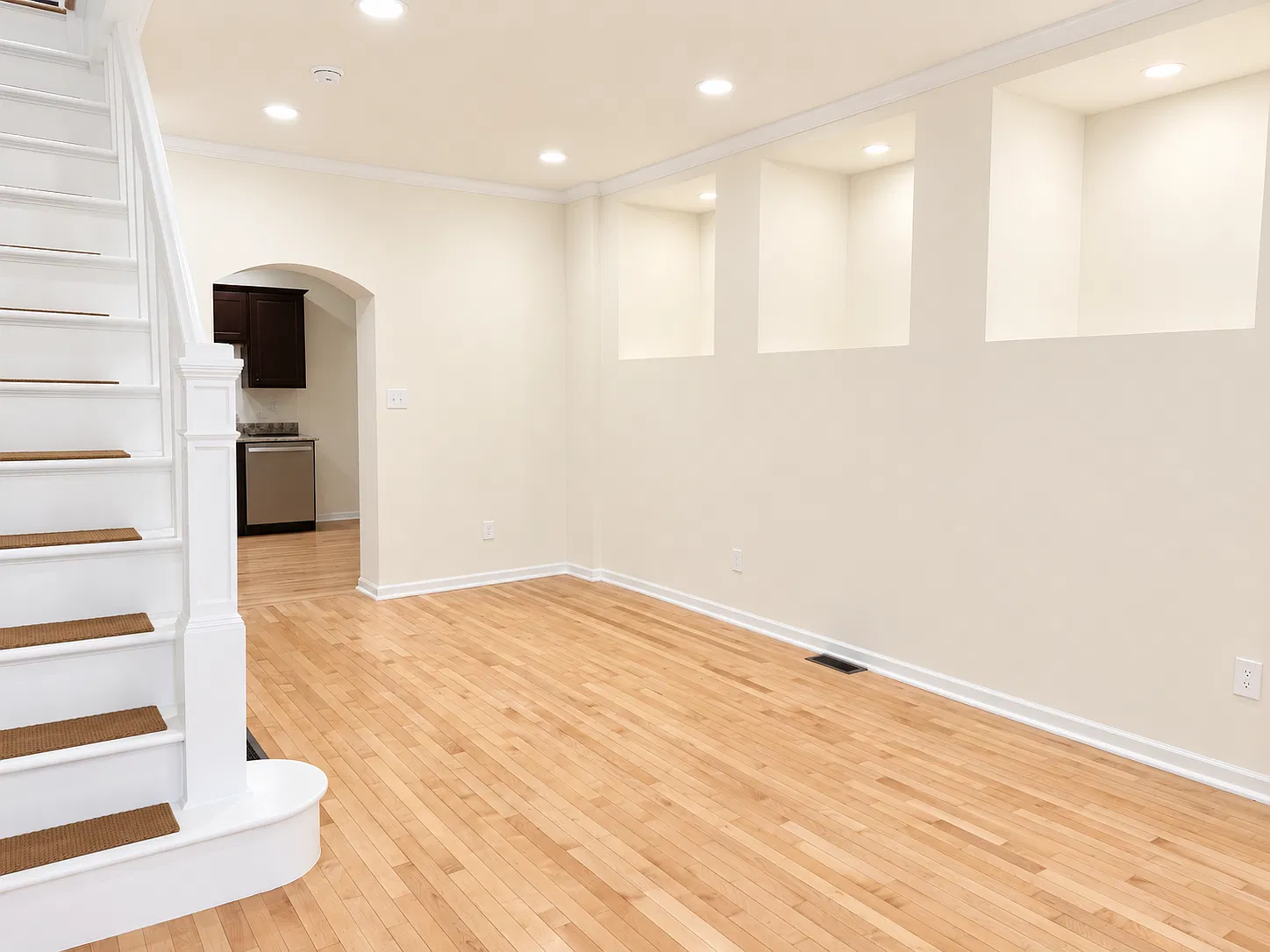 2 bed, 795 sqft, $2,100 — Photo 4