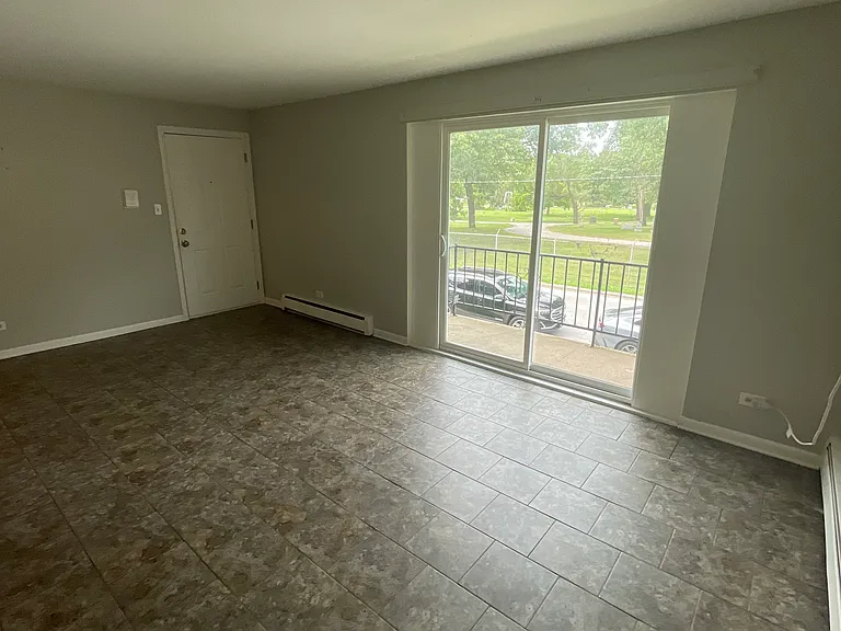 649 Jeffery Ave #2N — Photo 5