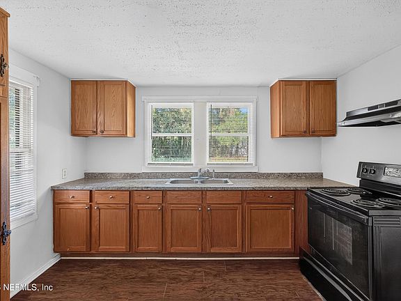 5th image of 2372 2ND Avenue