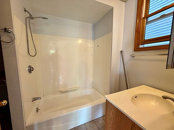 3rd image of 1236 Cambridge St #2-L