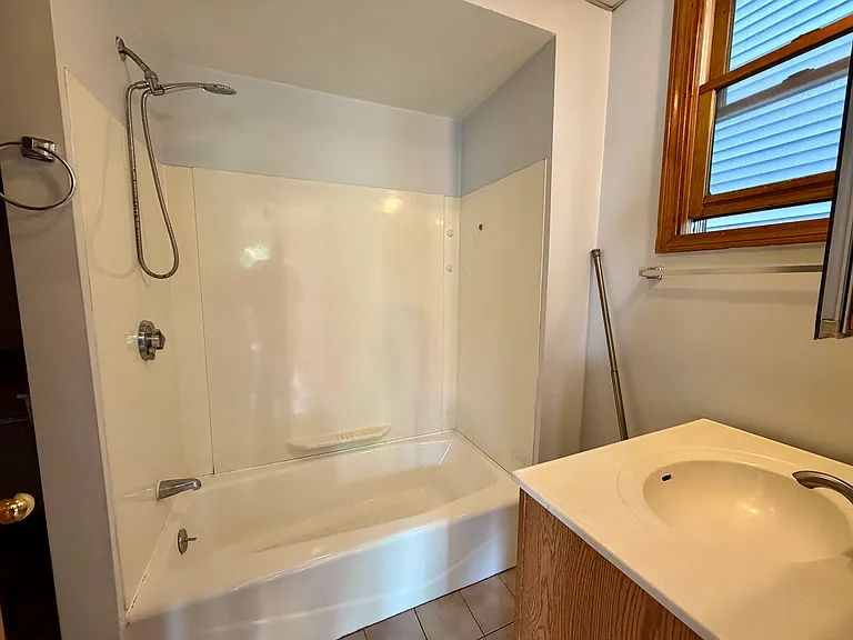 1236 Cambridge St #2R — Photo 12