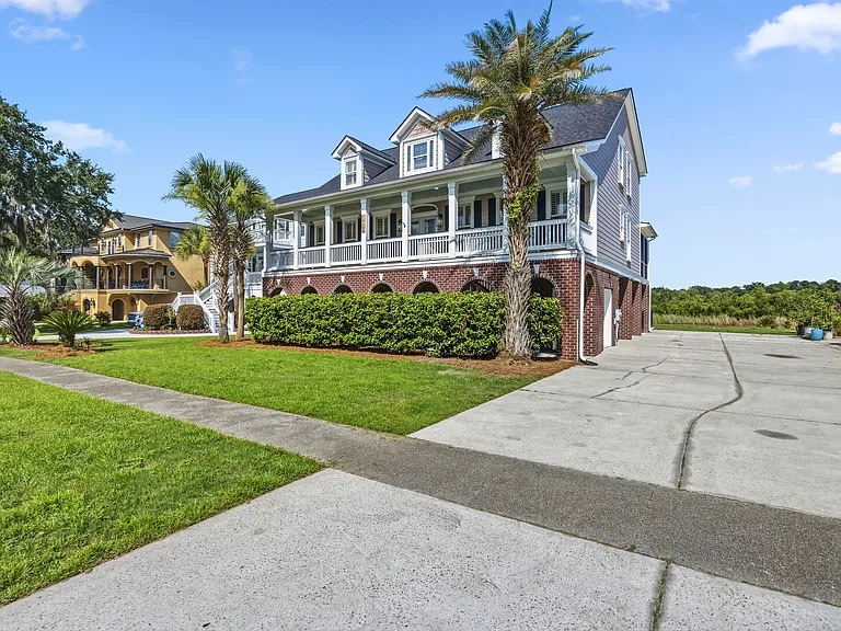 1733 Indigo Island Dr — Photo 53
