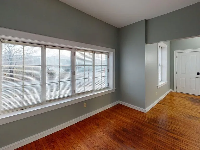3867 Lafayette Ave — Photo 6