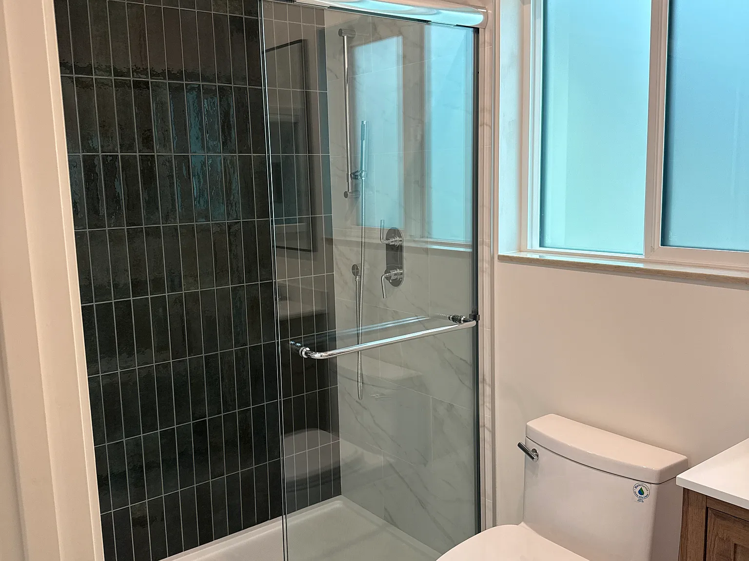 3 bed, 1242 sqft, $8,000 — Photo 3