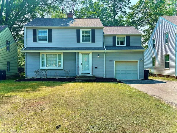 2130 Lyndway Rd, Beachwood, OH 44122