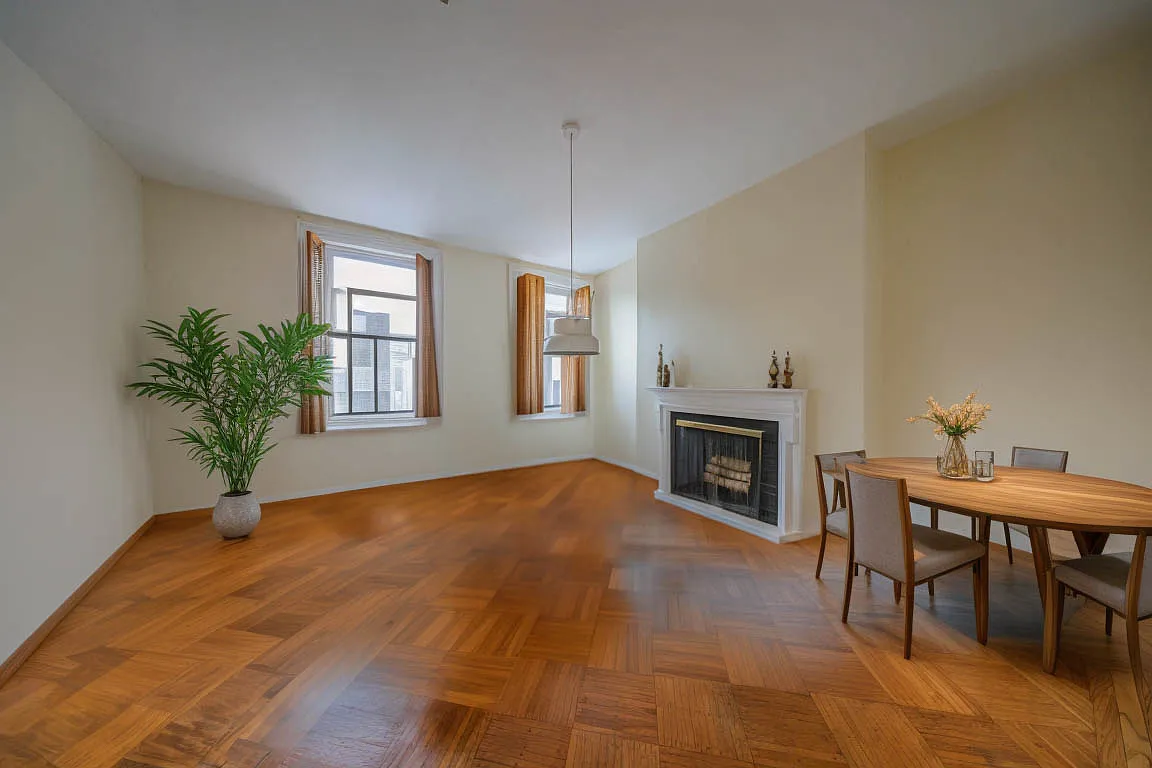 1712 Beacon St — Photo 3