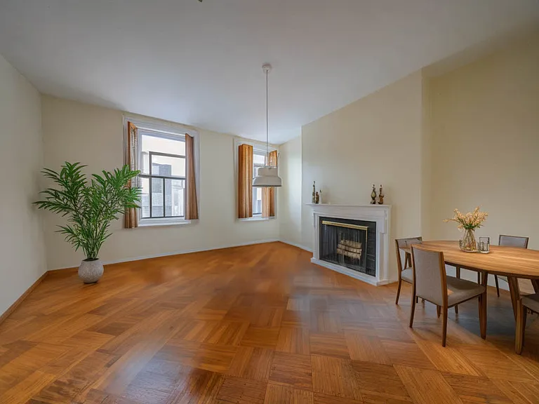 1712 Beacon St #2 — Photo 3