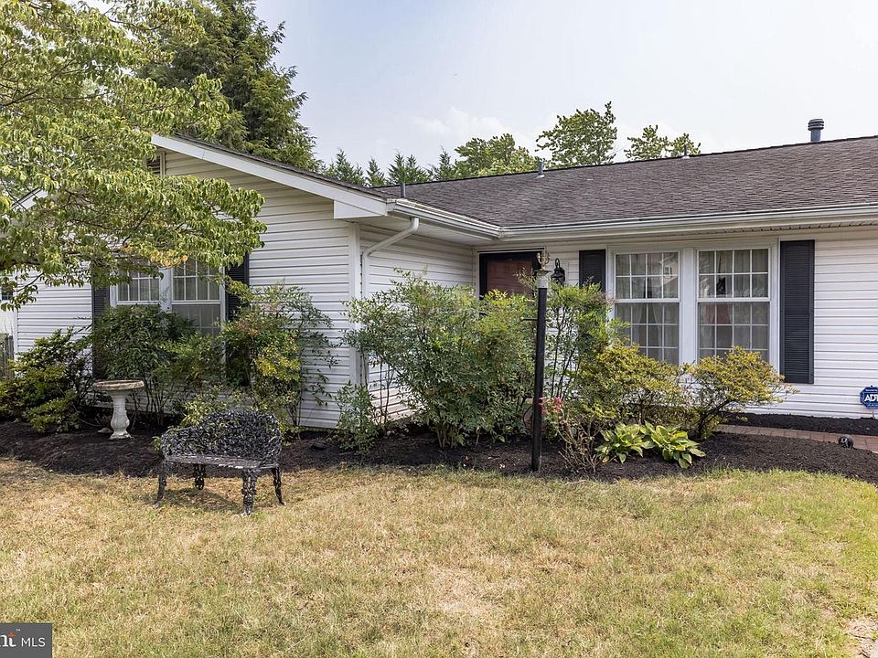 1st image of 1921 Cuire Dr