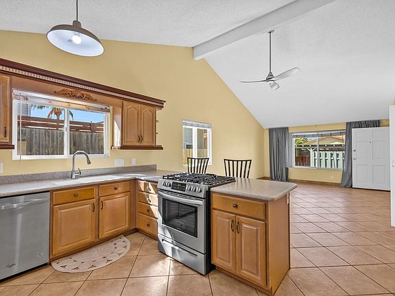 3rd image of 305 Uala Pl #A