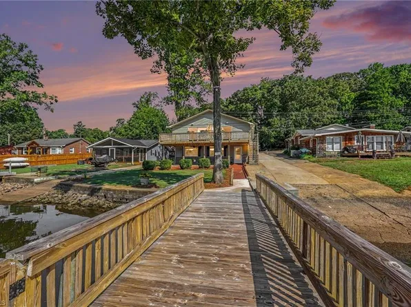 414 Lakeshore Dr, Lexington, NC 27292