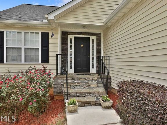 4th image of 50 Greens Ct