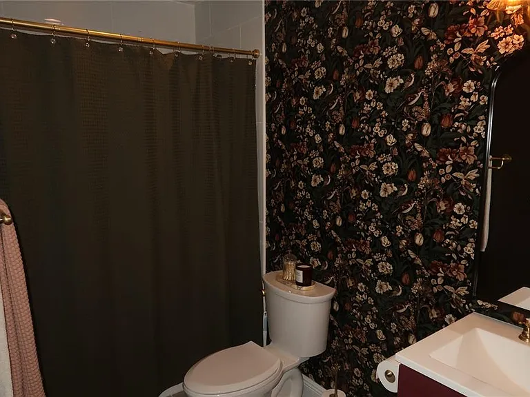 5945 Venetian Blvd NE — Photo 21