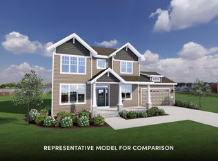 1214 Arrowood Cir W, Oconomowoc, WI 53066