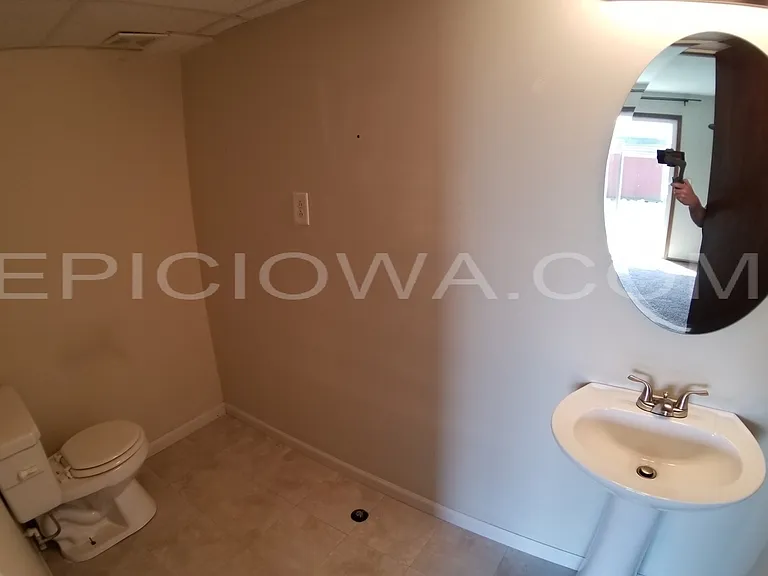 435 68th Ave SW — Photo 5