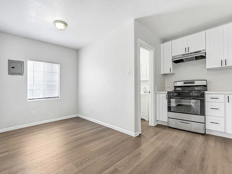 113 California Avenue — Photo 4