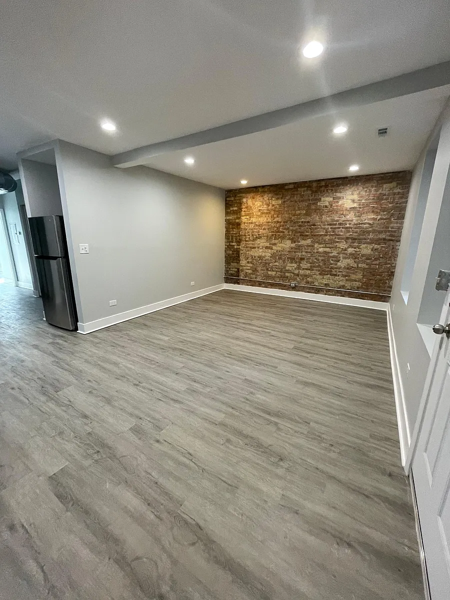 Cozy living room space - 1606 W Wallen Ave #1