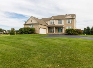 1169 Thorn Ridge Dr, Howell, MI 48843