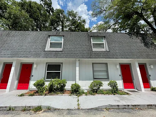 1231 SW 61st Ter #2 Photo 1