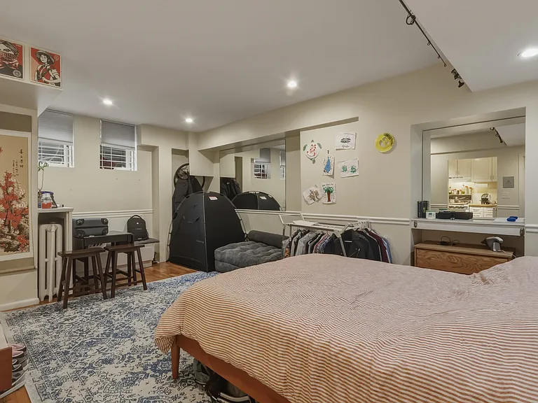 241 W Newton St #3 — Photo 4