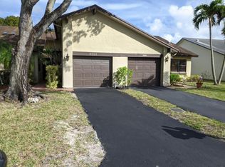 8202 NW 100th Dr, Tamarac, FL 33321