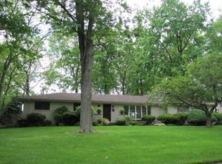 21452 Knudsen Dr, Grosse Ile, MI 48138