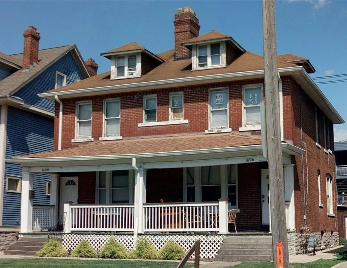 1626-28 Summit St — Photo 2