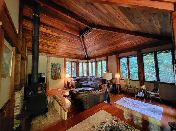 (undisclosed Address), Trinidad, CA 95570