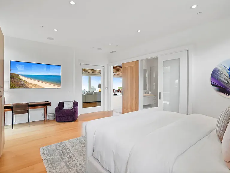 Features a well-appointed workspace for productivity and convenience.