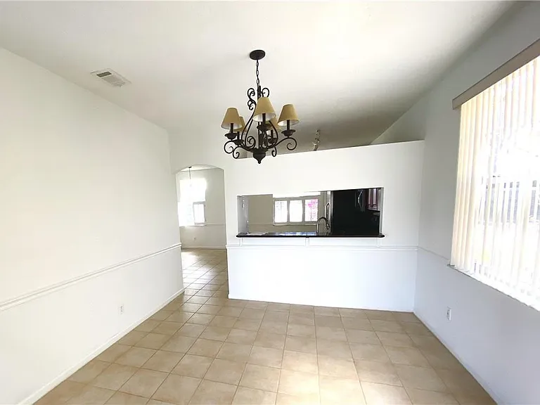 11135 NW 46th Dr — Photo 5