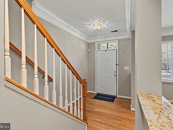 5th image of 306 Cameron Sta