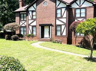 147 Hunters Cv, Roswell, GA 30076