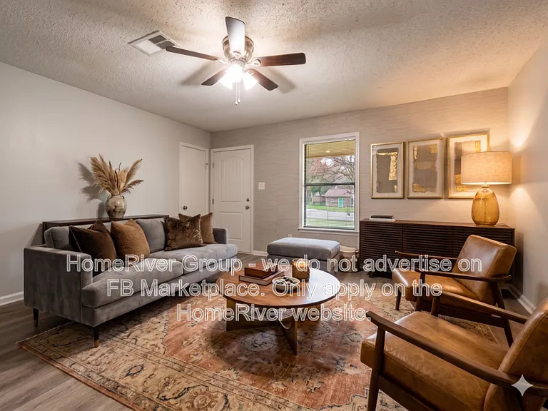 875 Hackberry Dr — Photo 2