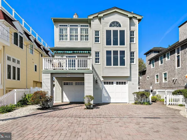 131 W Kimberly Ave, Brant Beach, NJ 08008