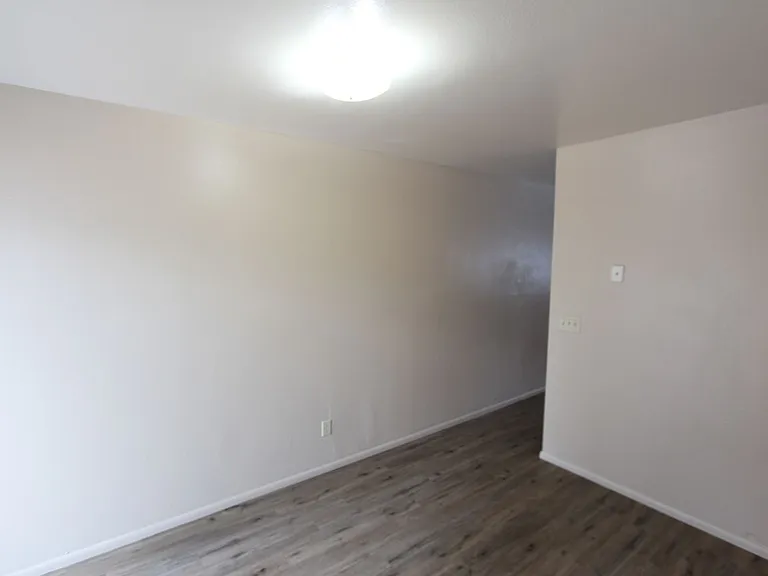 512 W Santa Fe Ave — Photo 8