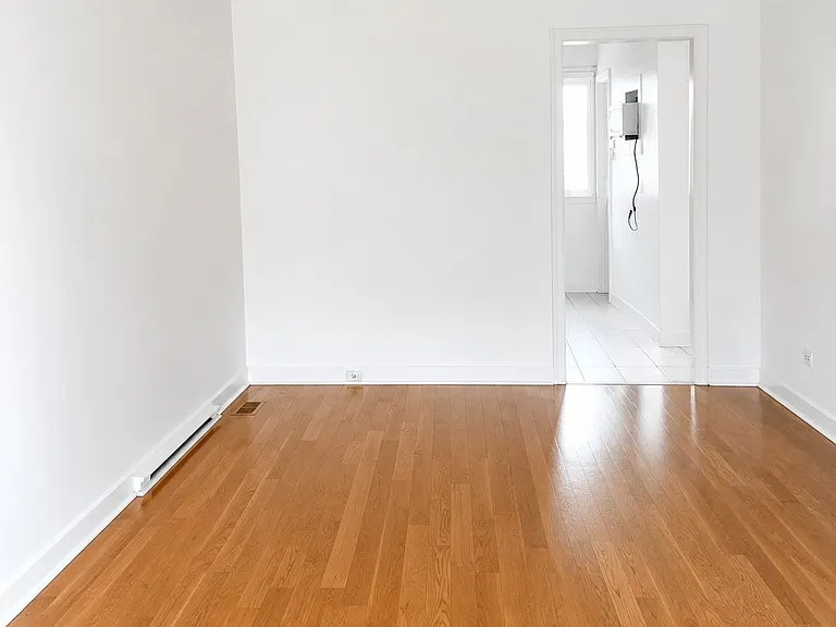 540 McCowan Rd #MAIN FLOOR — Photo 9