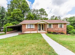 854 Greenwich Dr, Maryville, TN 37803