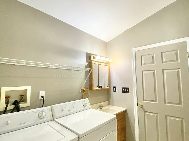 1001 Bloom Rd #104 — Photo 8