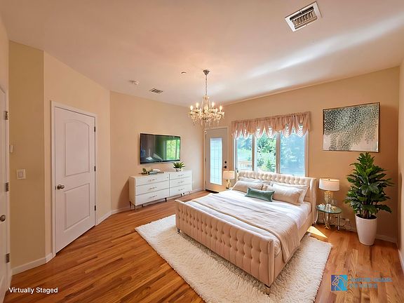 3rd image of 16 Allen Pl #1