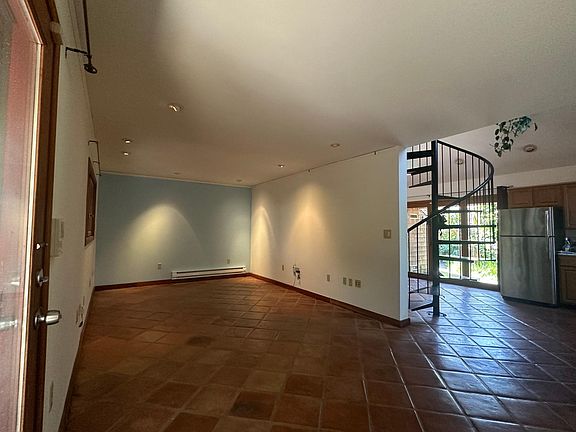 5th image of 1212 Burnett St