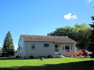 3712 E Becker Rd, Oak Creek, WI 53154