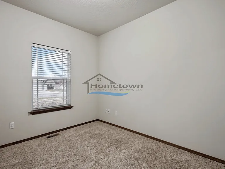 7346 N Carrington Ln #1 — Photo 4
