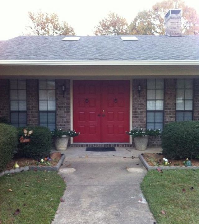 1st image of 409 Loma Linda St