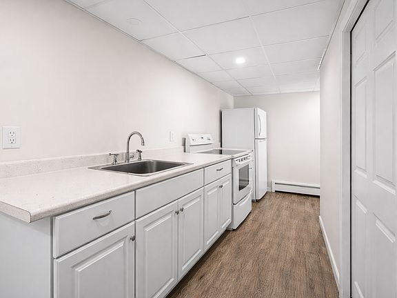 Updated kitchen with full-size appliances and ample counter space