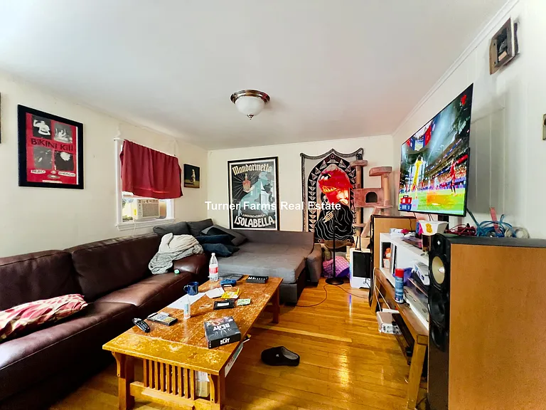 72 College Ave #1 — Photo 2