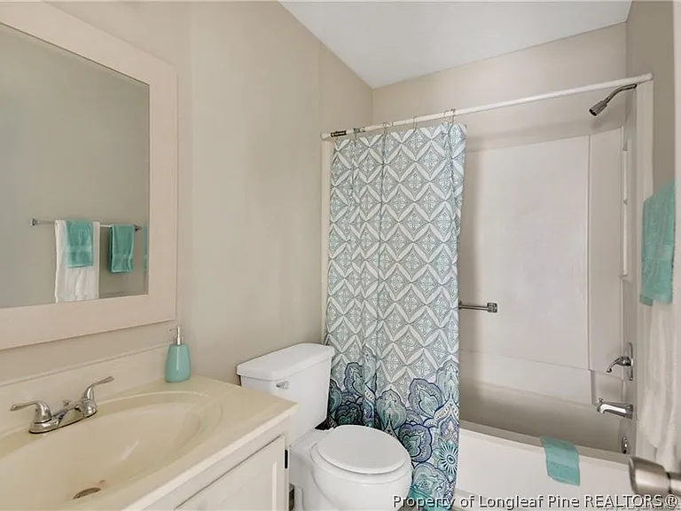 5940 Laguna Dr — Photo 15