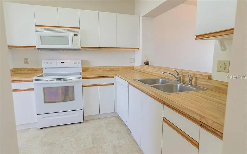 2 bed, 2.0 bath, 1145 sqft, $3,000 — Photo 4