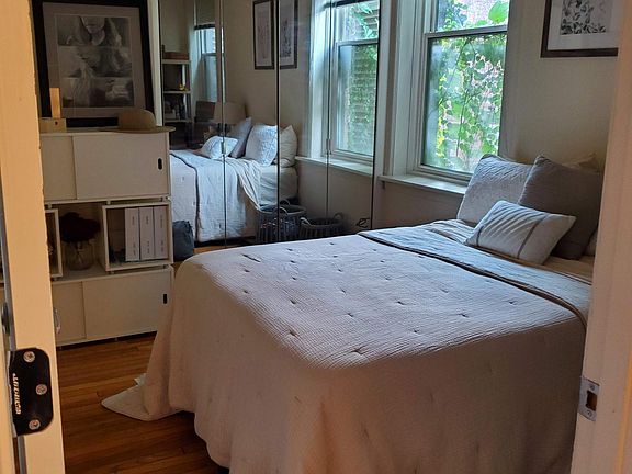 5th image of 1852 N Hudson Ave #2R