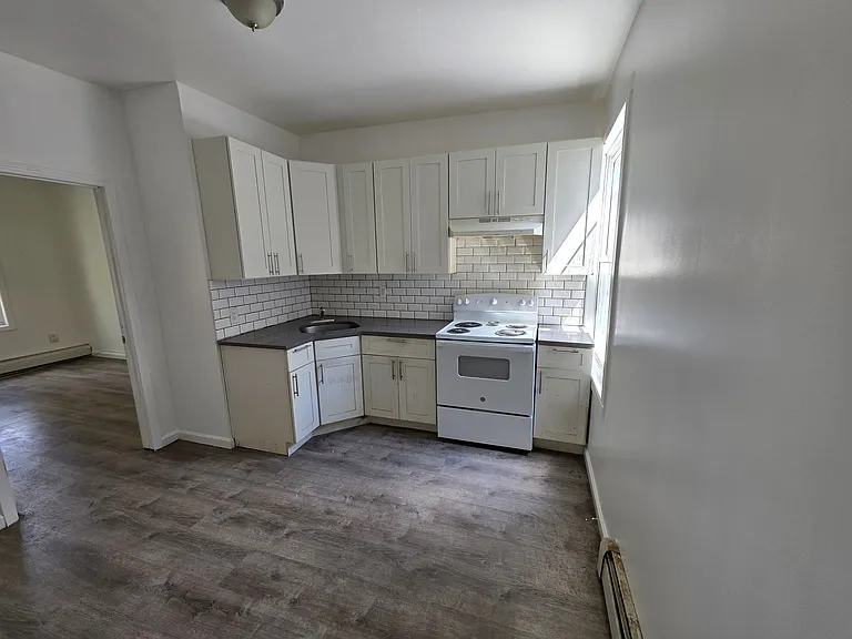 18717 Linden Blvd #2R — Photo 4